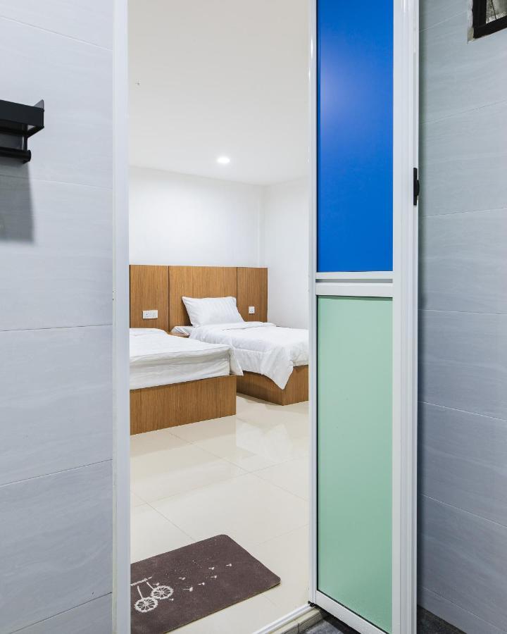 Ellin Forest Karaoke & Pool Resort Bukit Tinggi Bentong Exterior foto